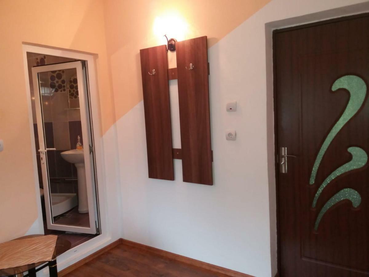 Lip Si Ely Hotel Dimbovicioara Exterior photo