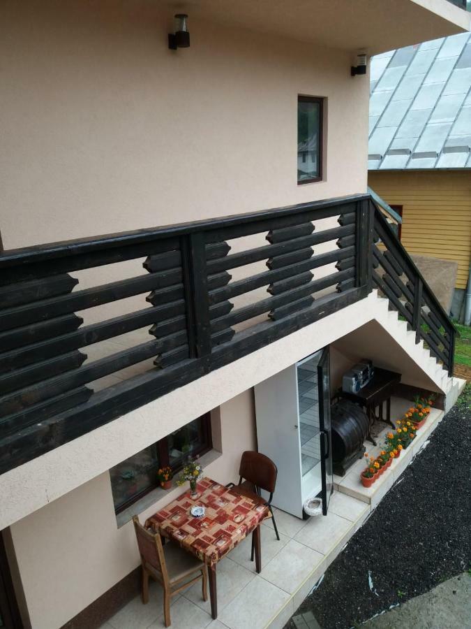 Lip Si Ely Hotel Dimbovicioara Exterior photo
